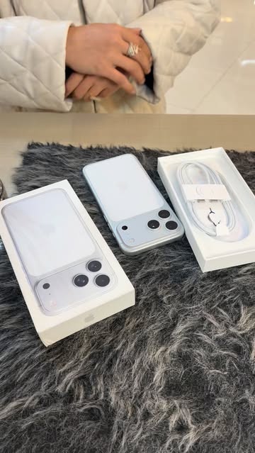 ایفون ۱۷ پرومکس نات اکتیو رنگ سفید